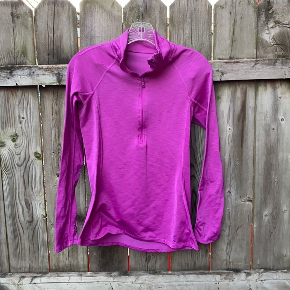 Under Armour Zip up work out top sz. S